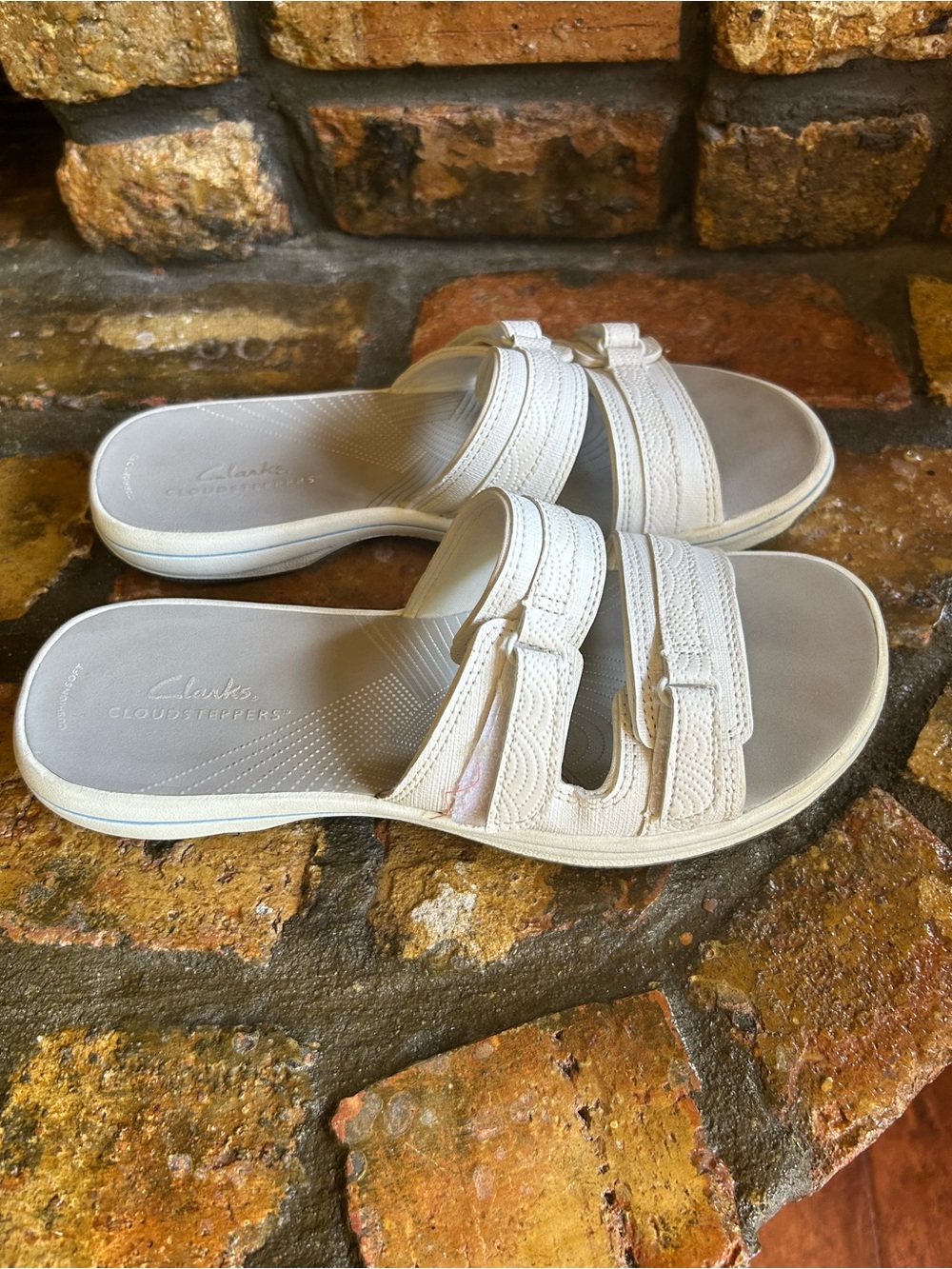 Clarks Sandals. - Picture 3 of 5
